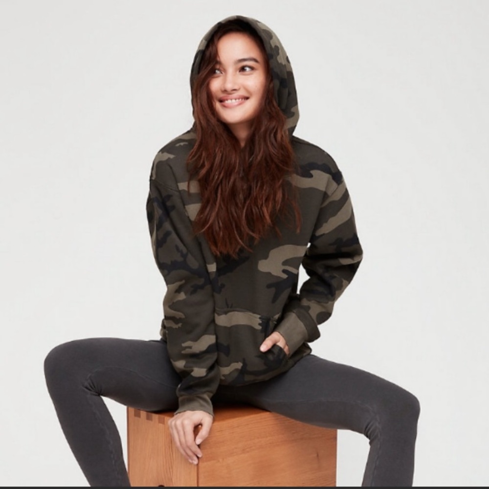 Aritzia TNA The Perfect Hoodie Camo